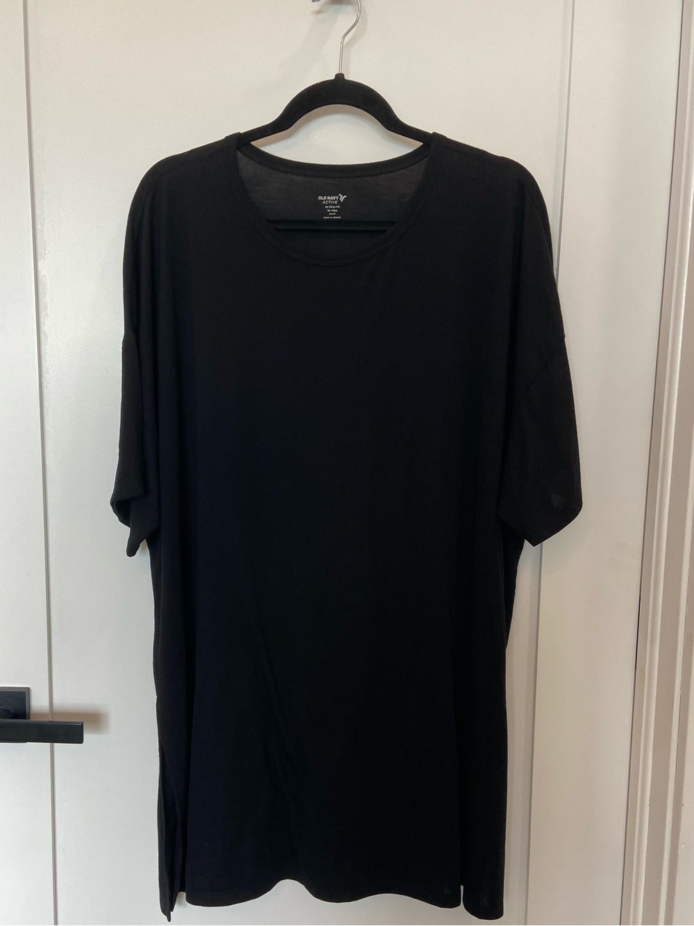 Old Navy Tall tee shirt